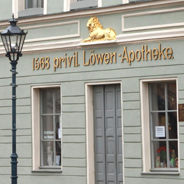 apothekerhelfer dienstleistungen loewenapotheke